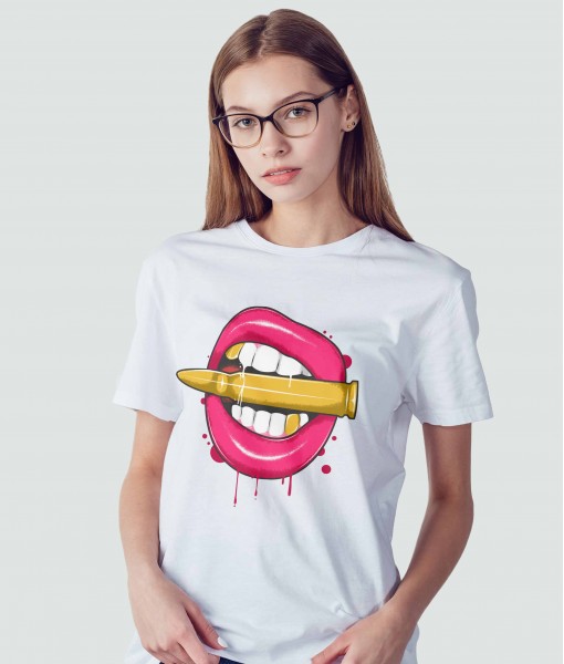Дамска тениска с щампа Арт Lips beating bullet